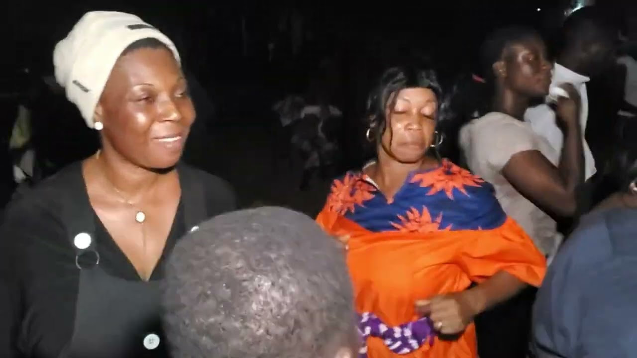 Asséké Lopez & Akyékoi Orchestra A Attiékoi - Nguié
