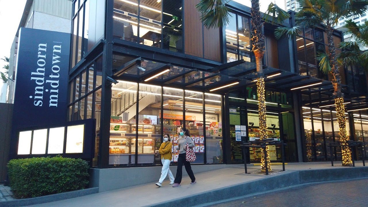 [4K] Прогулка по богатому району Бангкока, Таиланд (улица Лангсуан)