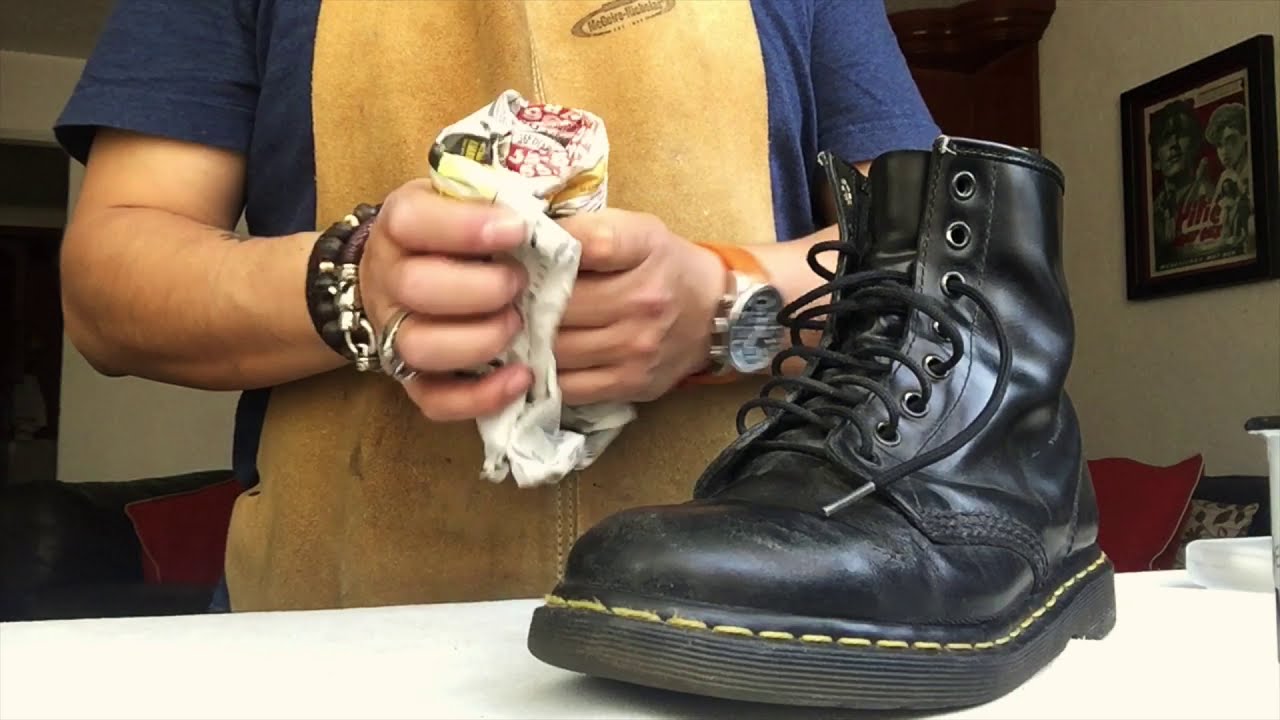 CÓMO BOLEAR TUS DR. MARTENS 1460 NEGRAS