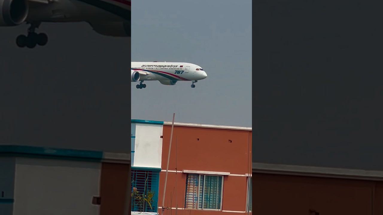 Wow 😱 Big Plane Landing ✈️ #shortvideo #shorts #viral #bigplane #flyhigh #subscribe