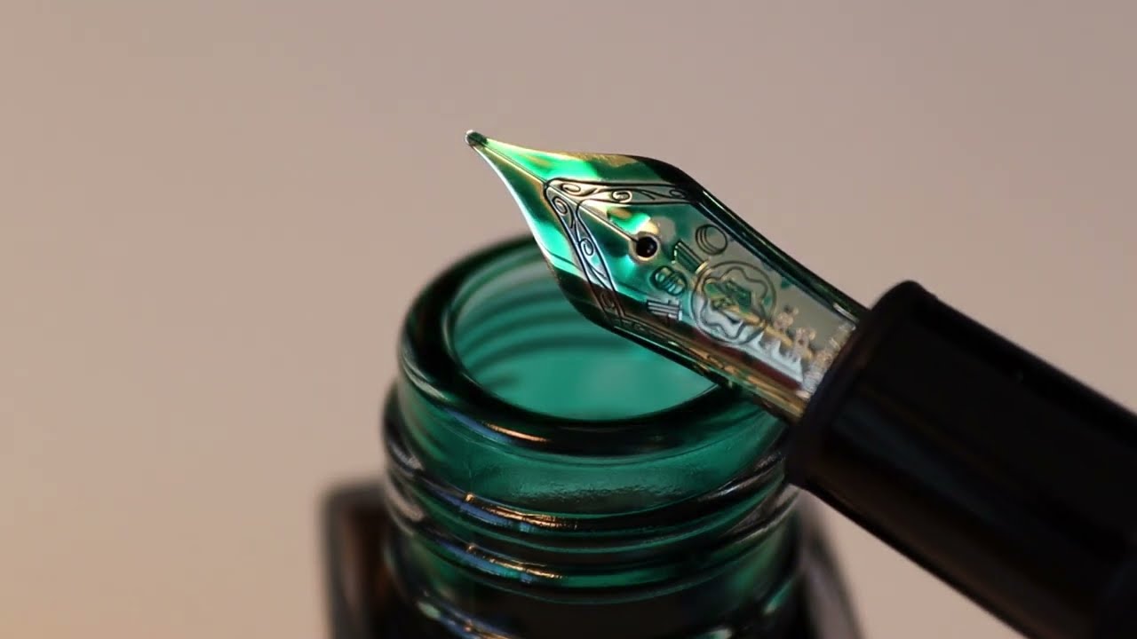 Green trio from Pilot (iroshizuku: shin-ryoku, syo-ro, sui-gyoku) with Montblanc 146 (little ASMR)