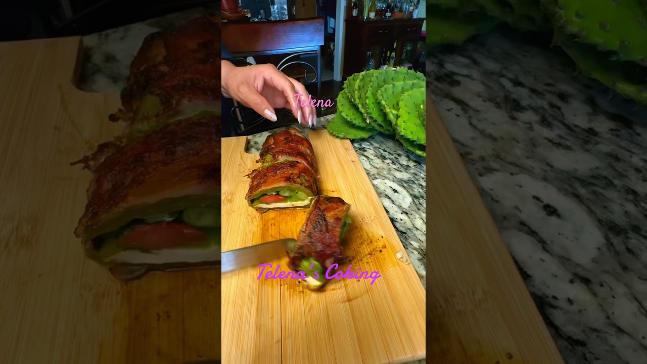Nopales momia con queso panela, tomate, cebolla, cilantro y chilaca asado #food #bacon #cooking