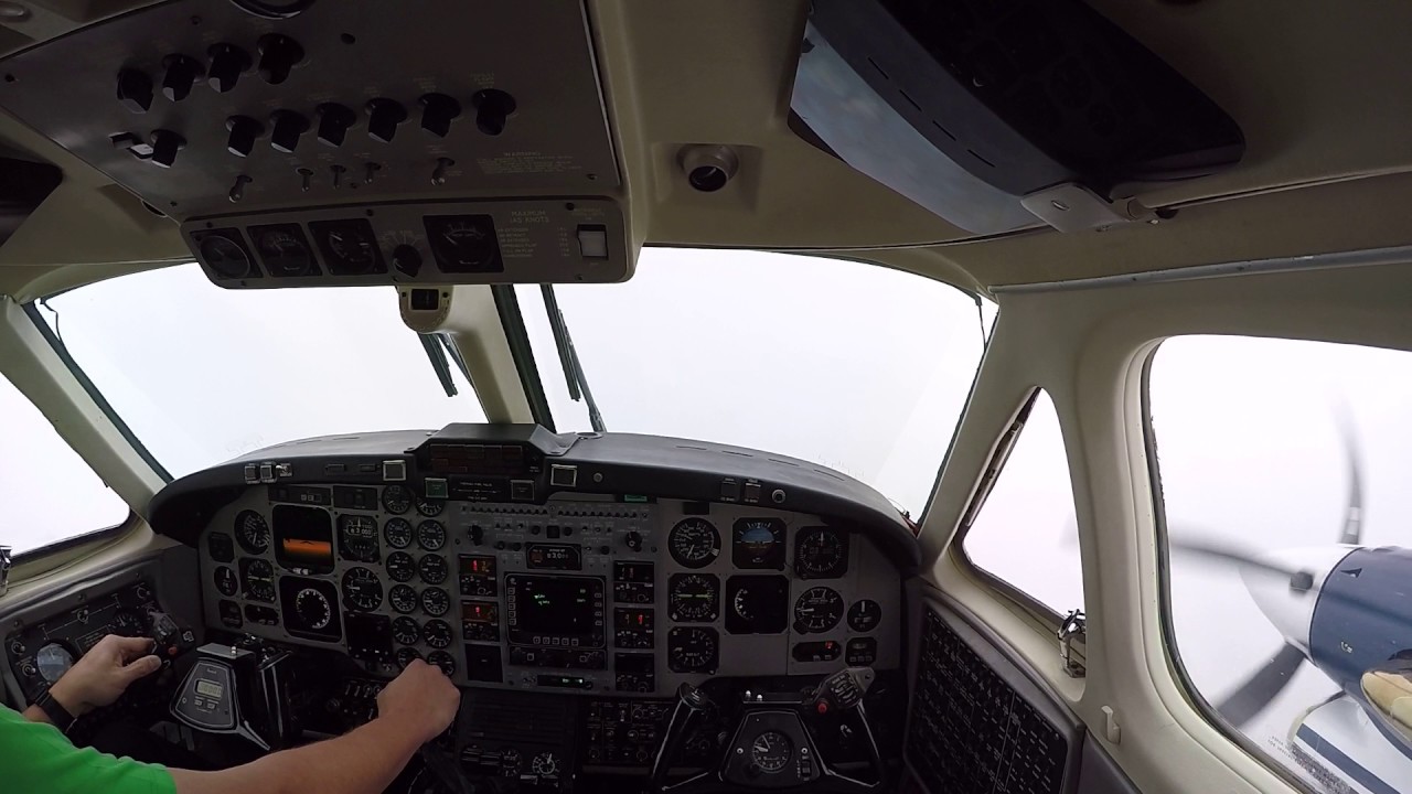 ILS RWY 16 into KFTW in a King Air 350 Cockpit View