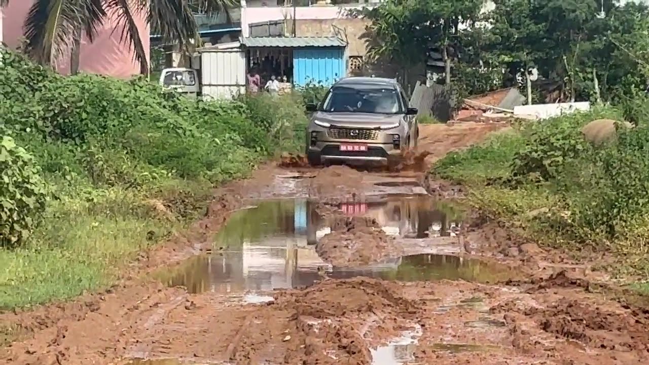 TATA Safari Wet Road Off-Road: Will It Survive? (Extreme Mud Challenge)