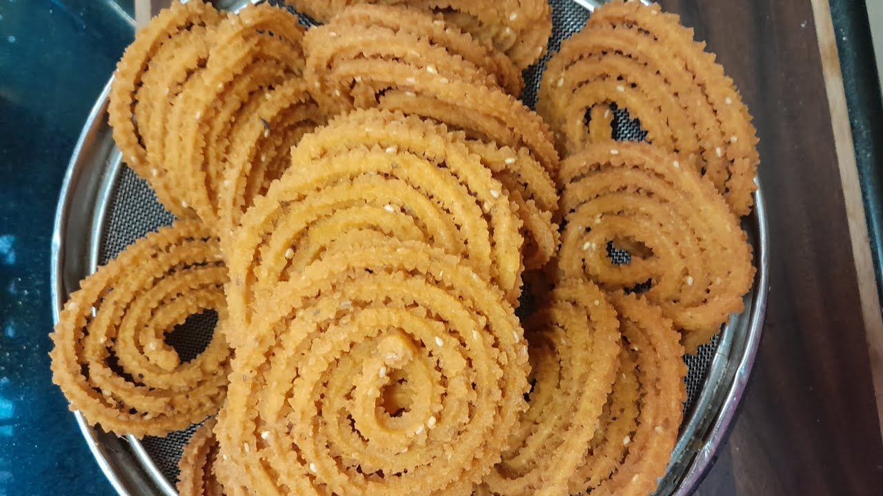 जगातील सर्वात सोपीपद्धत  बटर चकली | Butter Chakali | चकली शेवटचा तुकडा संपेपर्यंत कुरकुरीत राहणार