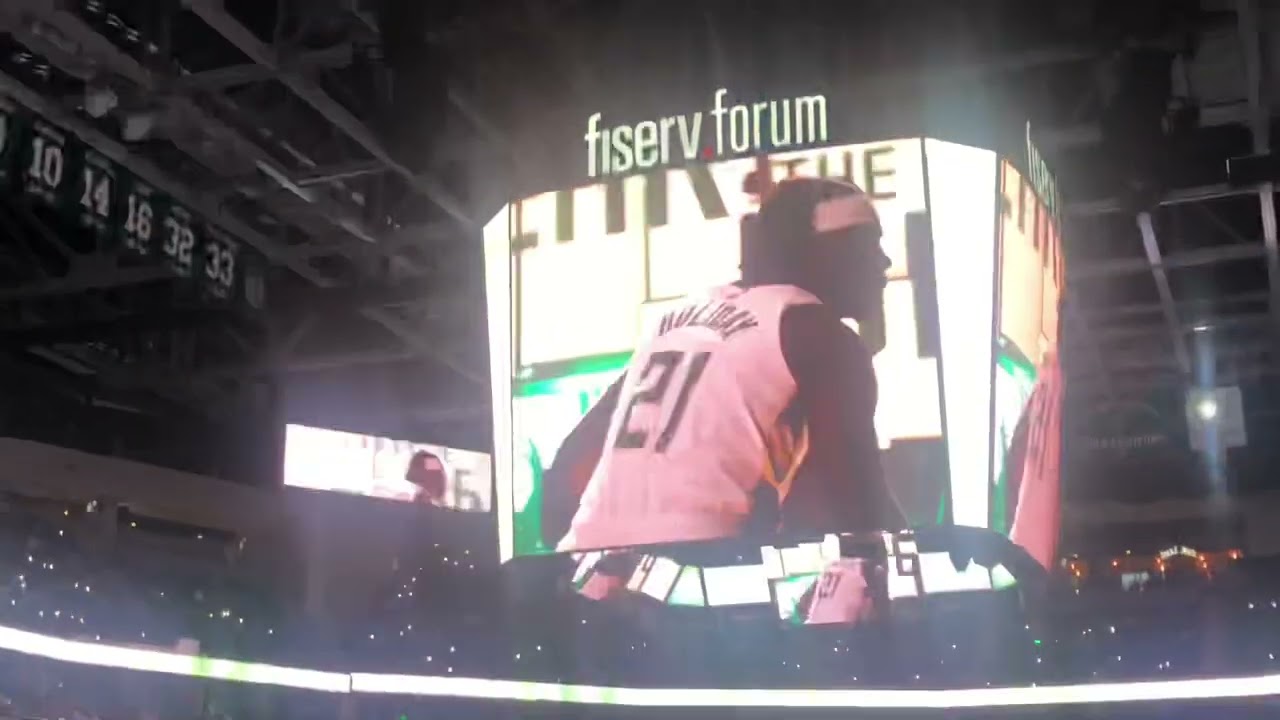 Milwaukee bucks starring lineup 2021 2022