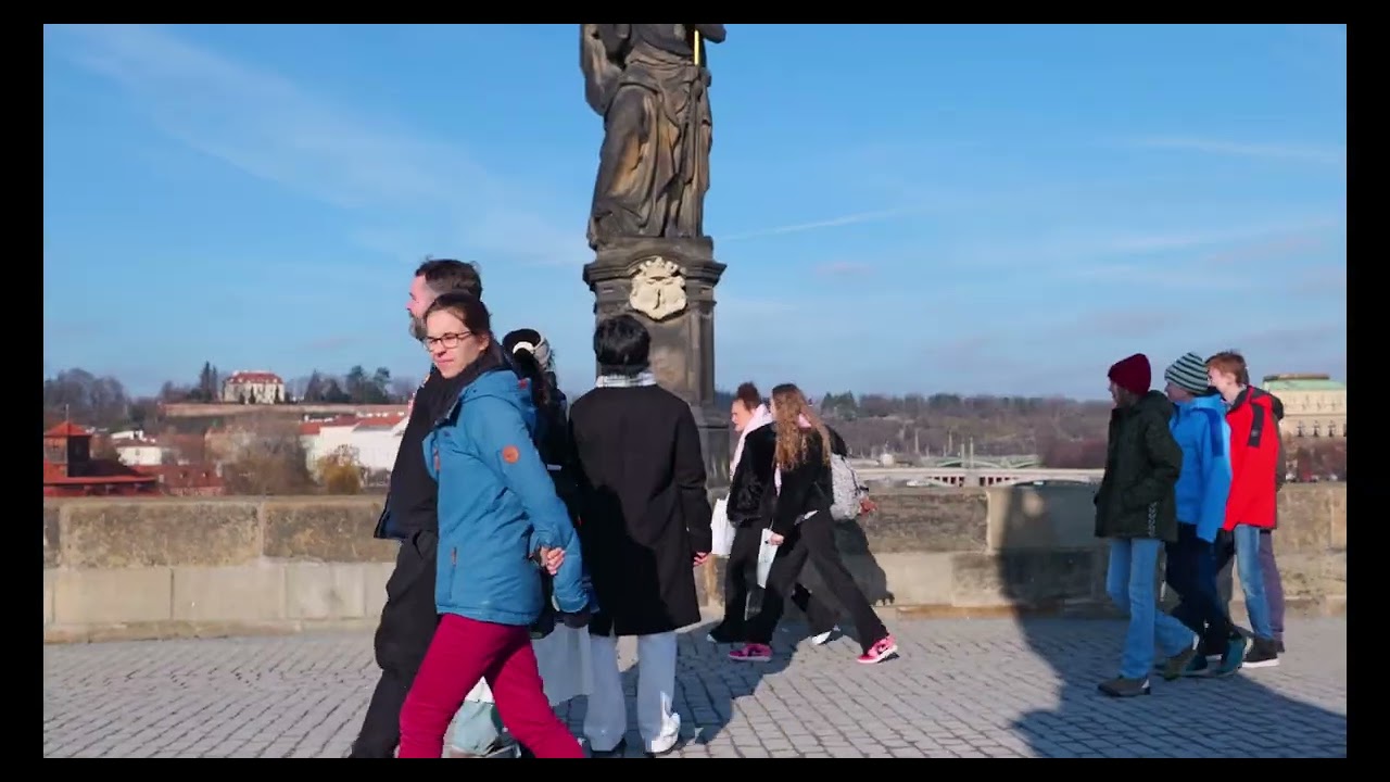 Valčík „Tři proudy“​Čas halí závoj, co neprohlédne náš zrak,kdysi tu kráčel i docela jiný tvor.