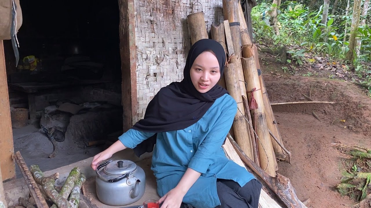 PERAWAN DESA PEMBERANI PULUHAN TAHUN TINGGAL DI TENGAH HUTAN PEDALAMAN TASIKMALAYA JAWA BARAT