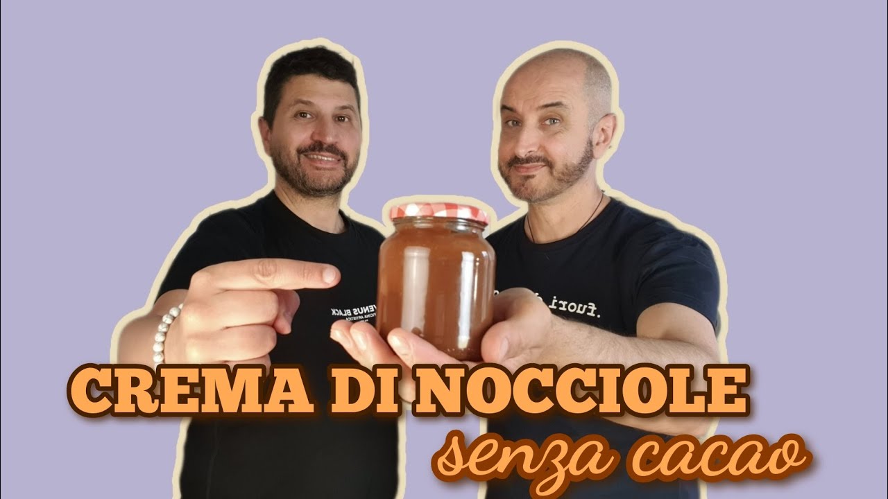 Crema di nocciole golosa, senza cacao e senza zuccheri aggiunti. Facilissima, pronta in pochi minuti