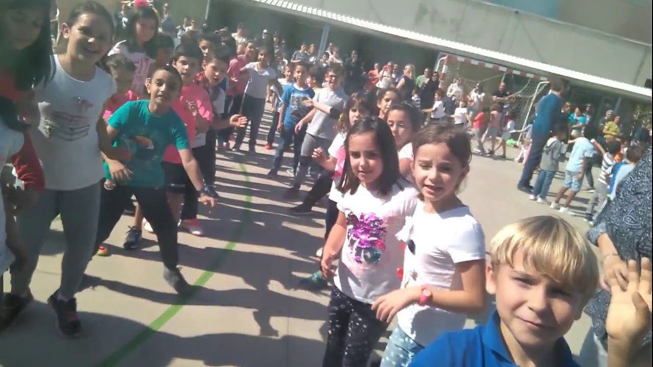 paseillo cabezudos y gigantes CEIP CERVANTES