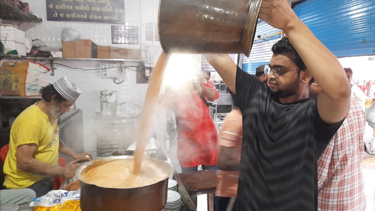 Famous Al Khalil Tea Center Surat | Income 25 Lakh | Selling 5000 Cup Everyday | Indian Street Food