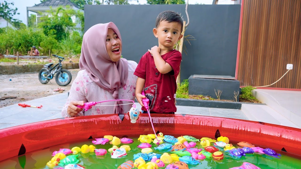 KOLAM IKAN AZAM BOCOR 🤕 MAMAH BUAT KOLAM MANCING IKAN BARU