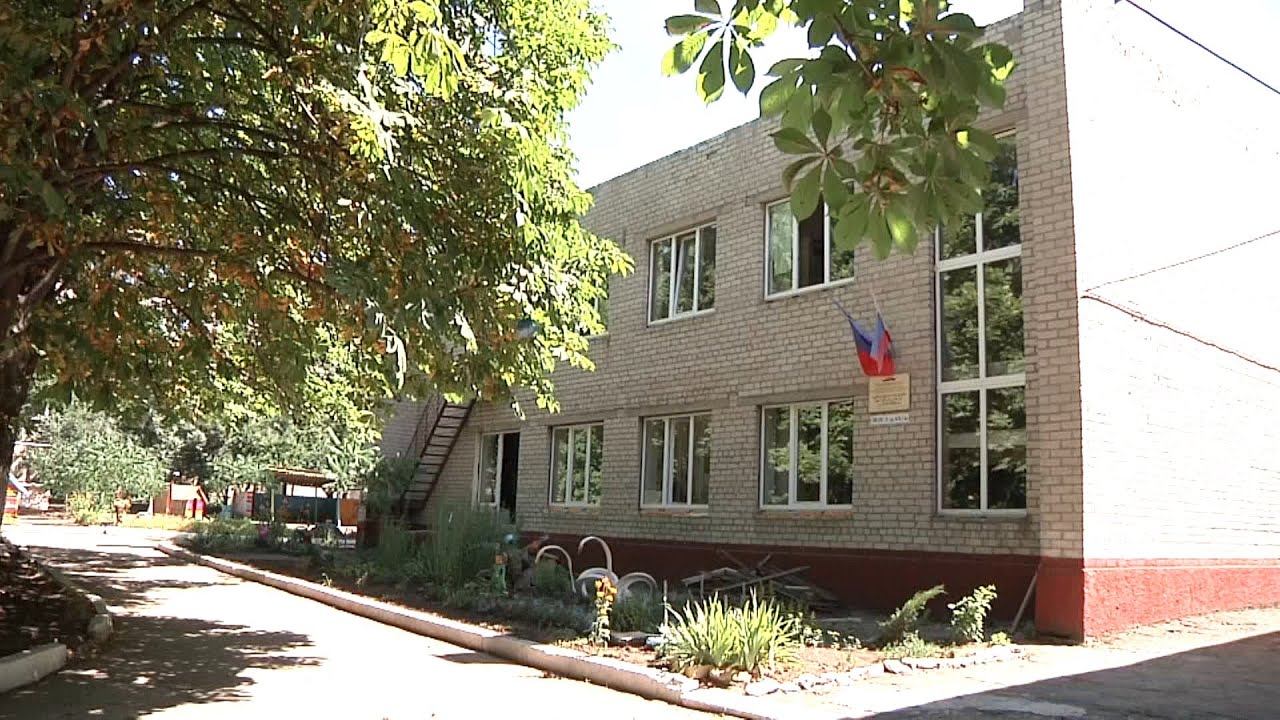 Специалисты из шефа-региона проводят ремонтные работы в ГБДОУ «Краснолучский ясли-сад 57 «Аленушка»