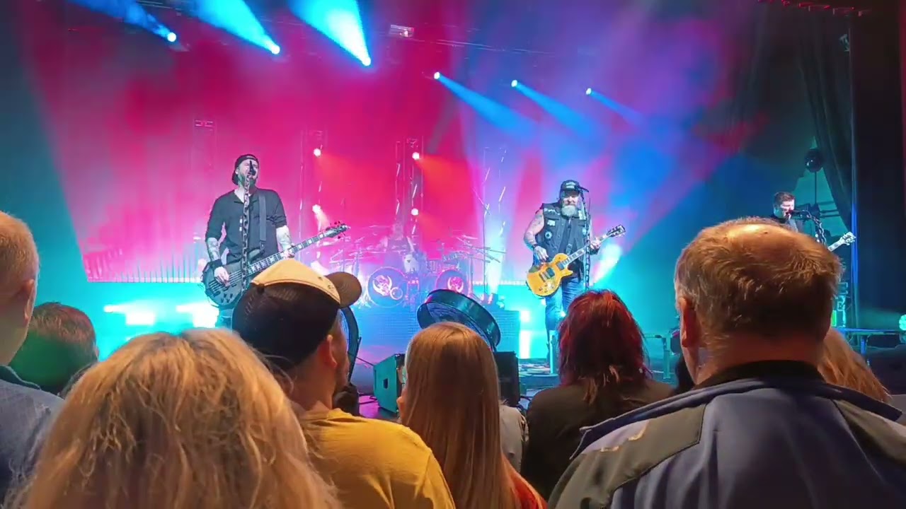 Škwor - Spoutanej (Live In KC Karlov In Benešov u Prahy 2026)