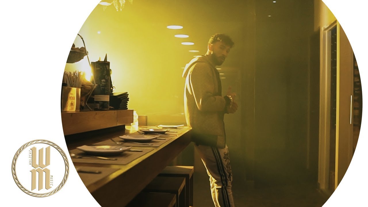 Juguemos (Official Video) - Zuey