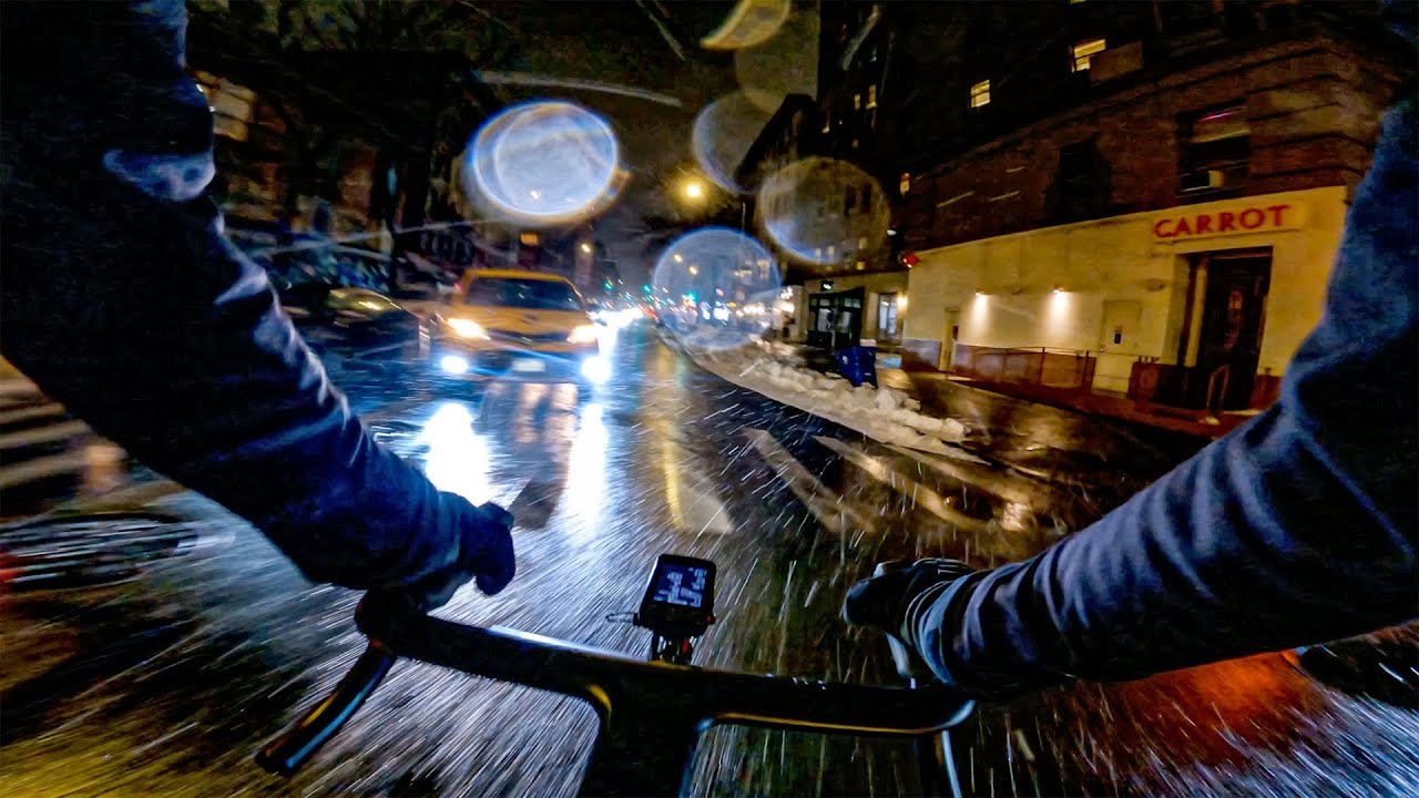 A Snow to Sleet Nighttime NYC Bicycle Commute from Manhattan to Queens