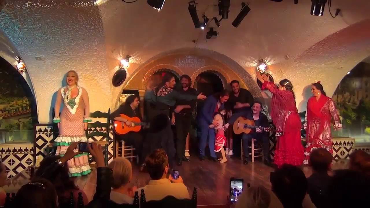 Soleá, la hija del Farru, Farruco​, sorprende en el Fin de Fiesta de @TablaoCordobes