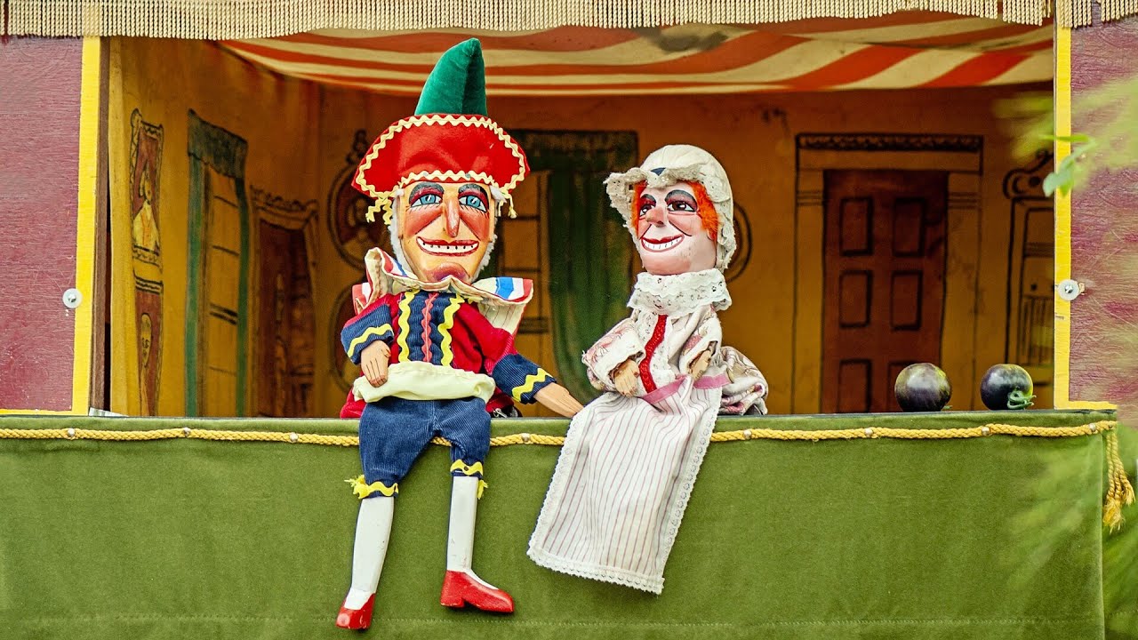Climate change puppet show in Sydney kicks up a storm from locals
