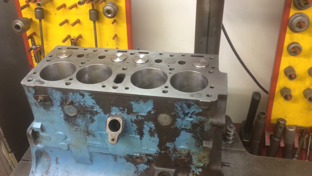 Willy’s 134 F head block on IDL seat machine