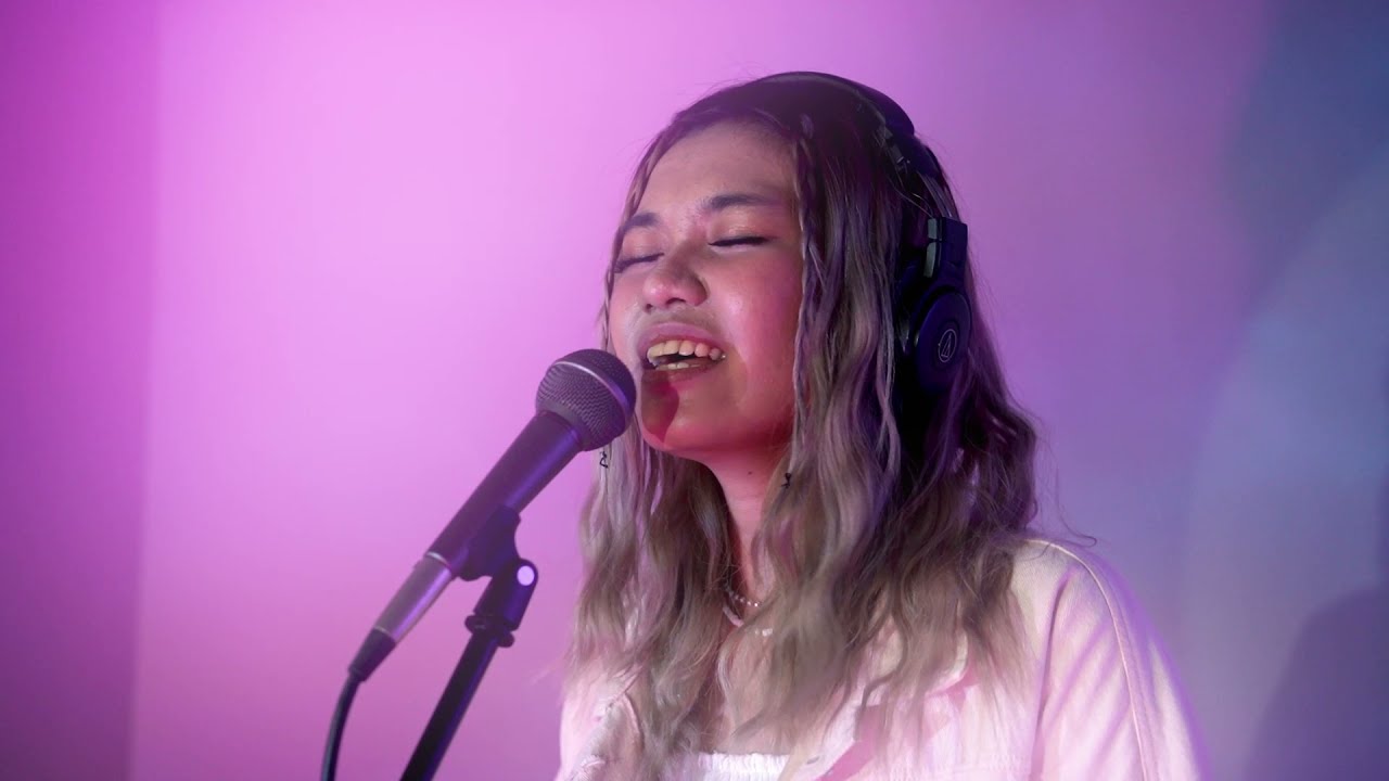 KREY - falling (Live) | LUX SESSIONS