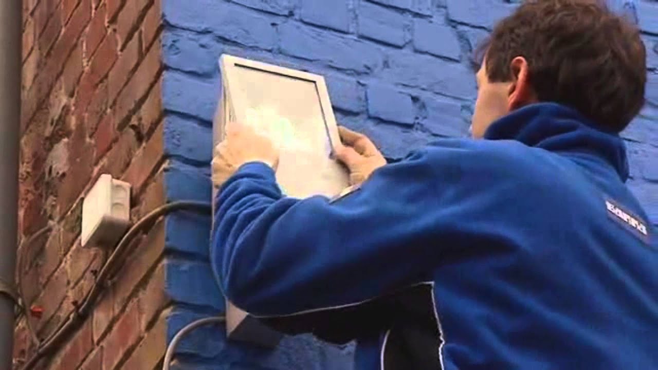 Buitenverlichting met bewegingssensor | Tuinvideo's | GAMMA België