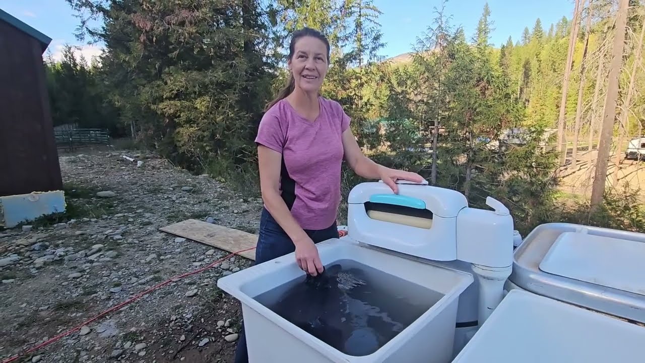 How I use my Wringer Washer #offgrid #offgridliving #offgridlife