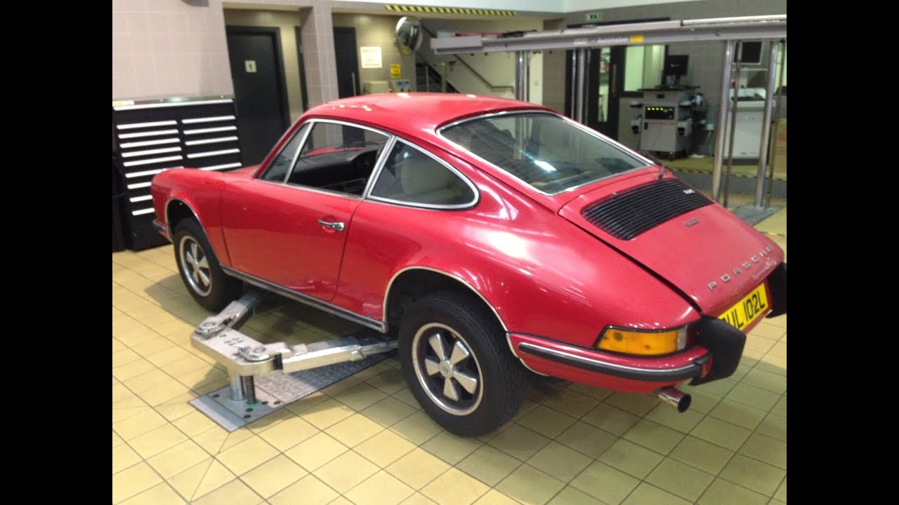 Porsche 911 2.4 T Restoration  Slideshow