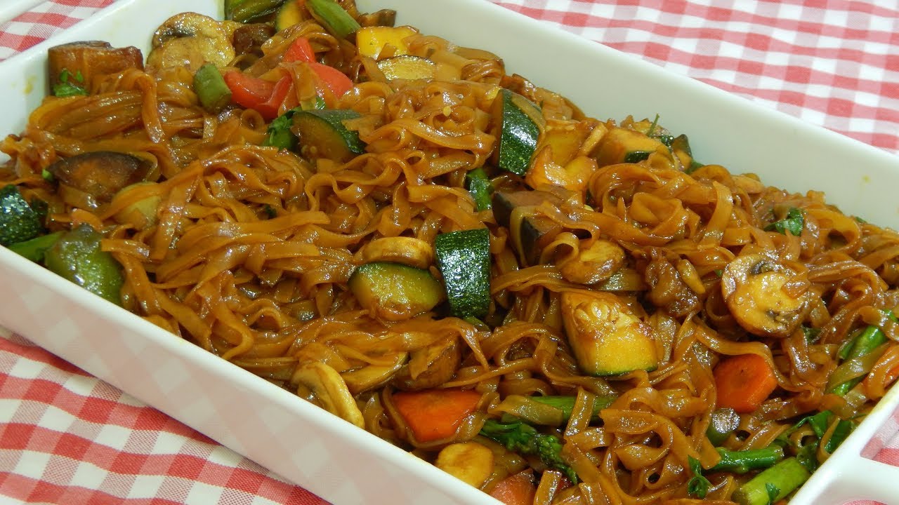 Receta fácil y rápida de noodles de arroz con verduras al estilo oriental