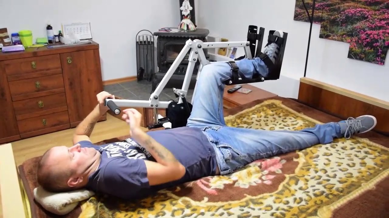 Knee CPM  Machine Training. Paraplegic rehabilitation - prevention of contractures in the joints