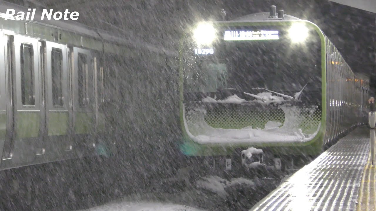 吹雪の東京駅と山手線/Snowstorm and Yamanote Line Tokyo Station/2018.01.22