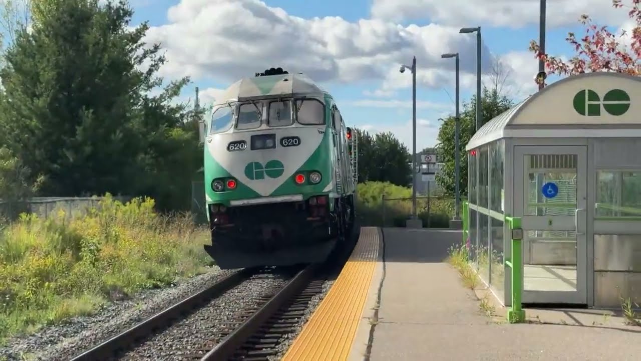 Live Railfanning At The Mount Joy Go Station (Featuring Go Transit 7415 And 7412 With 670/252)