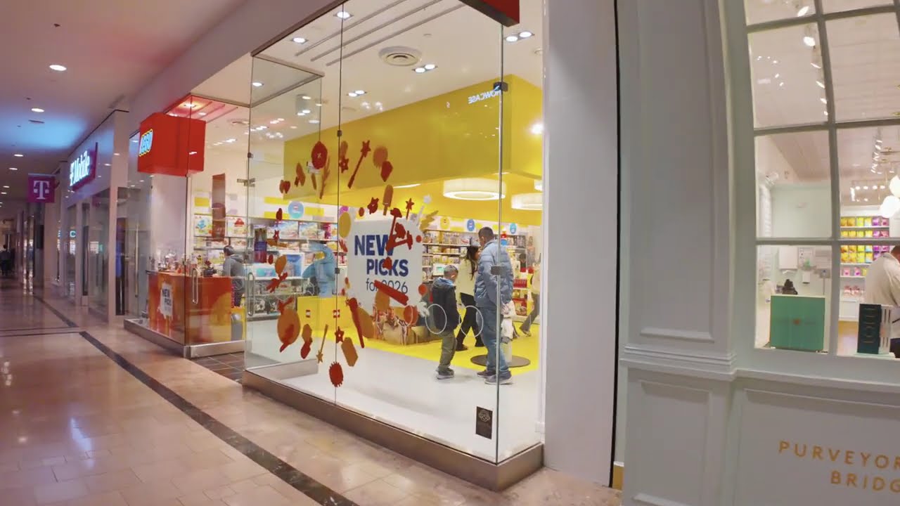 Bridgewater Mall &mdash; A Normal Sunday Inside