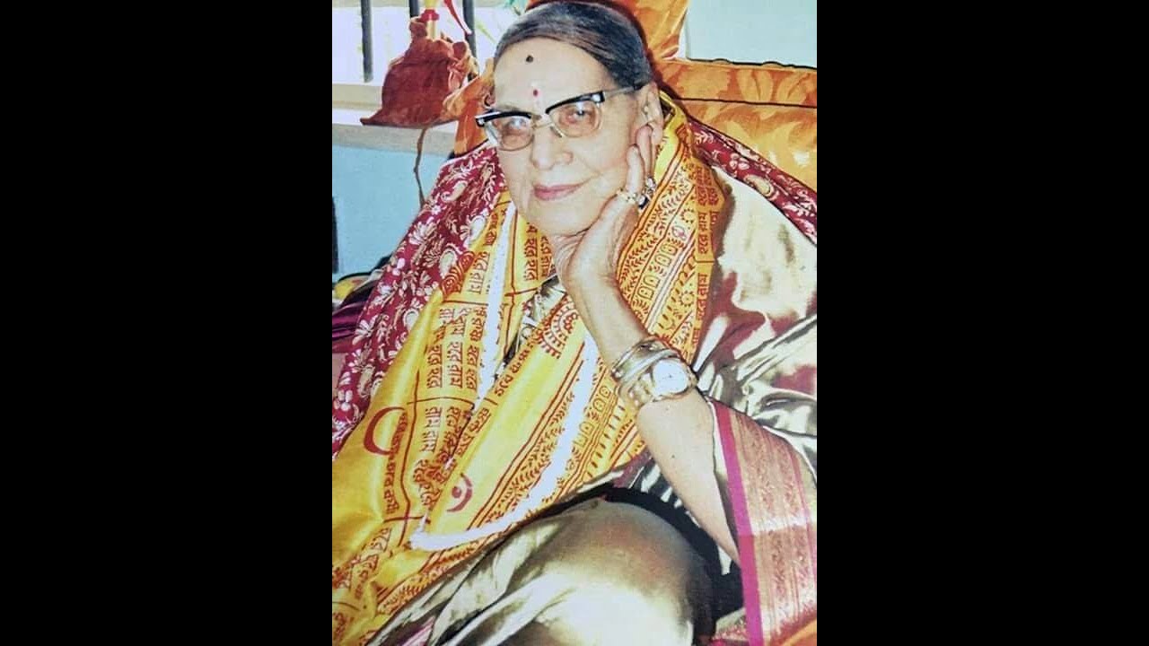Mohanananda Brahmachari Kirtan (Gayatri Ghosh collection #1A)