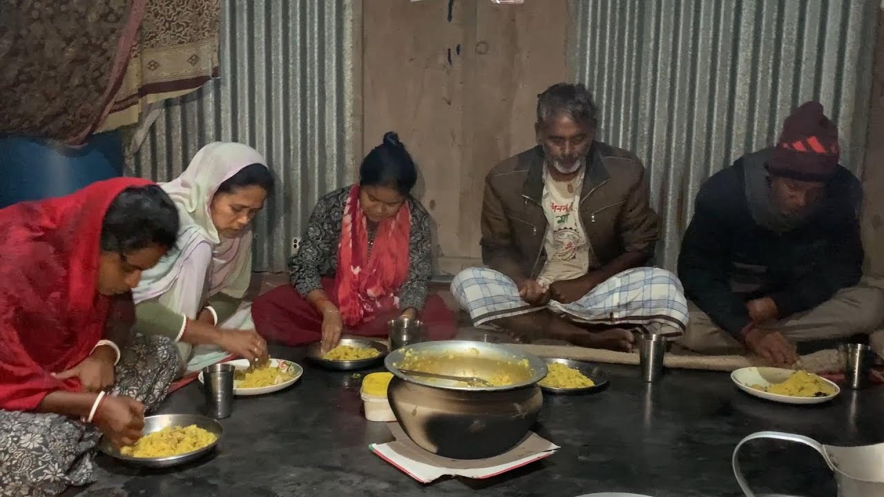 কে আমাদের এত ভাল আয়োজন করে খাওয়ালো 😍