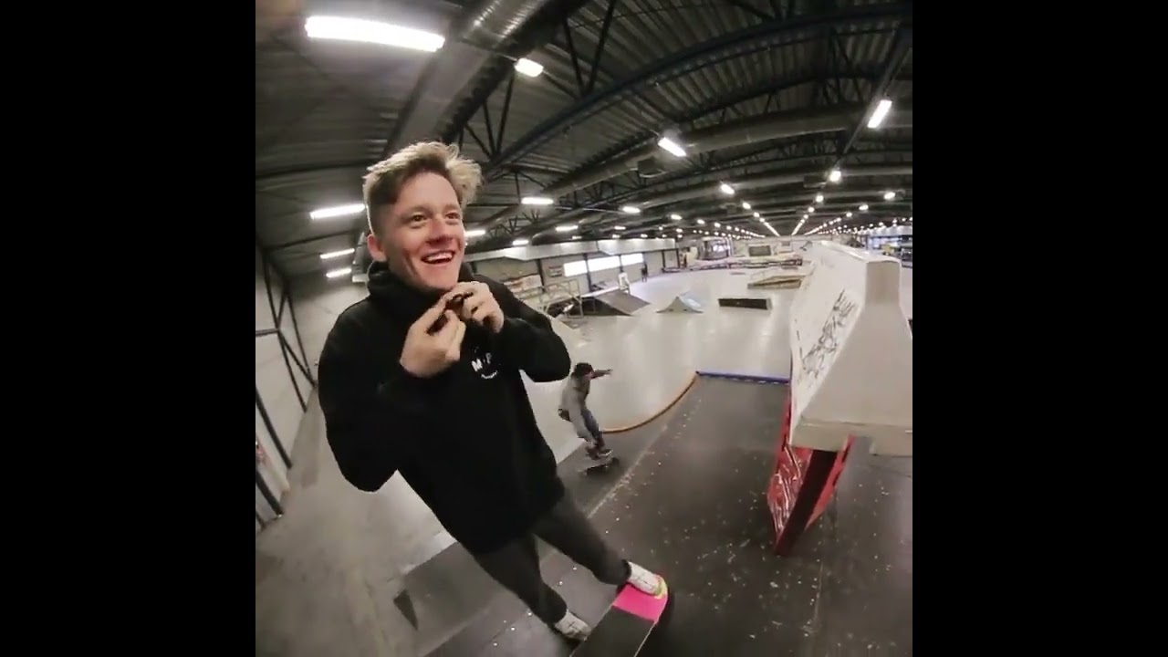 Melon grab transfer over Przemysław Hippler - Bajkowy Skate