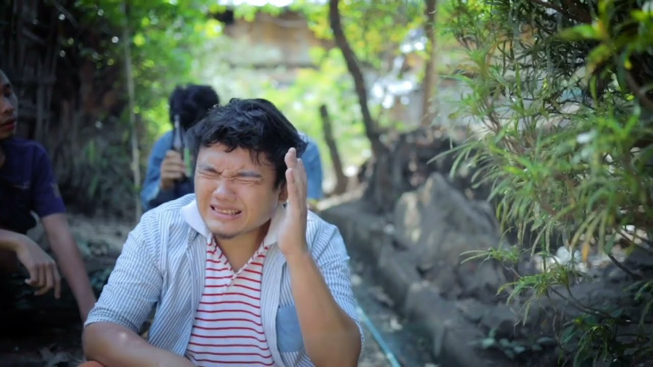 Karen Chally love song 🎵 (Mee The Cut Pa Law Poe)