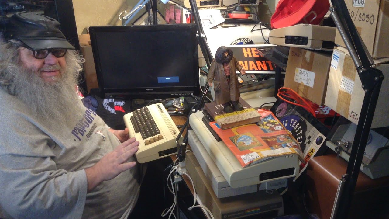 Vintage Commodore Vic-20 Pet Style Keyboard Examined - Vic 64 C-64 C64 64C 6502 Rare - Episode 774