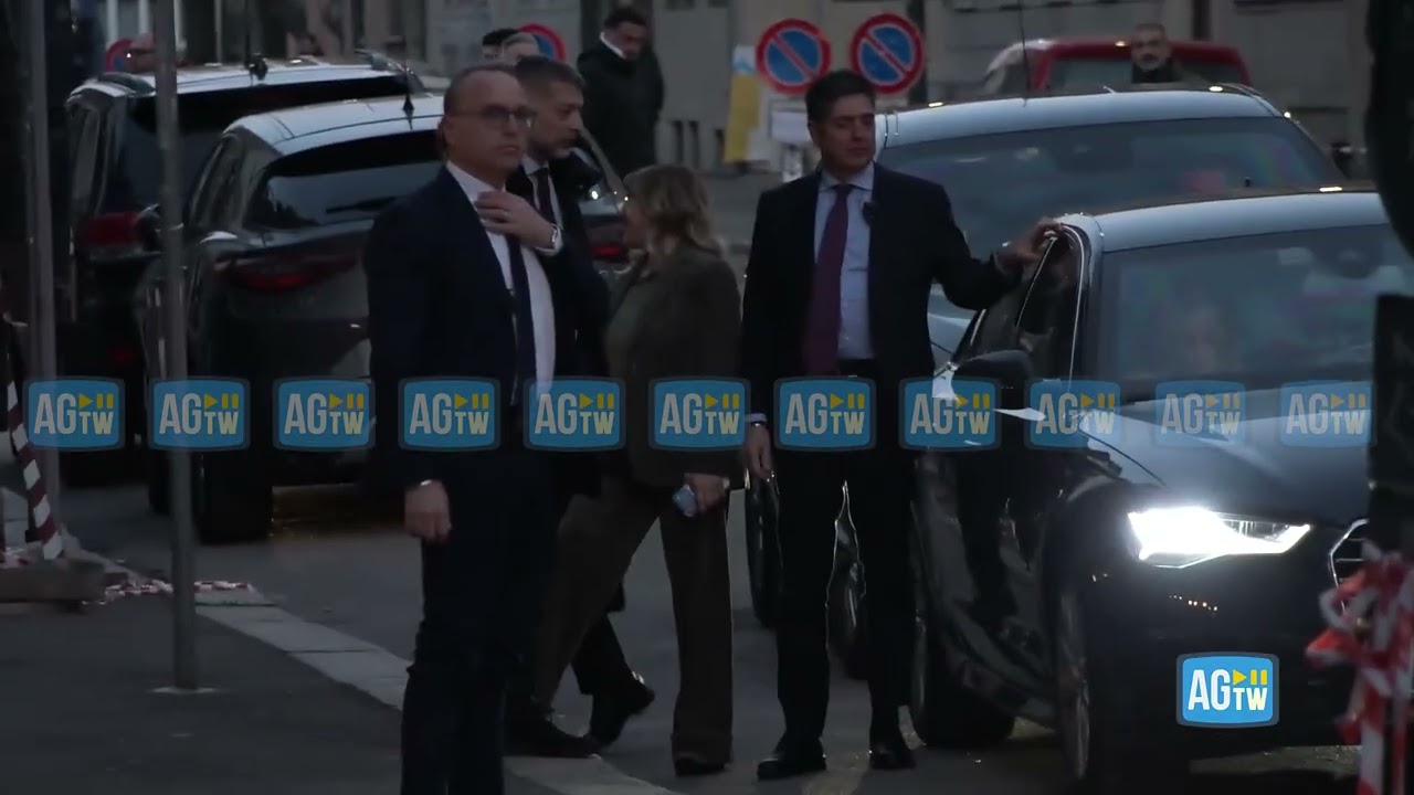 Milano, l’arrivo della premier Meloni al Teatro Parenti per il referendum sulla giustizia