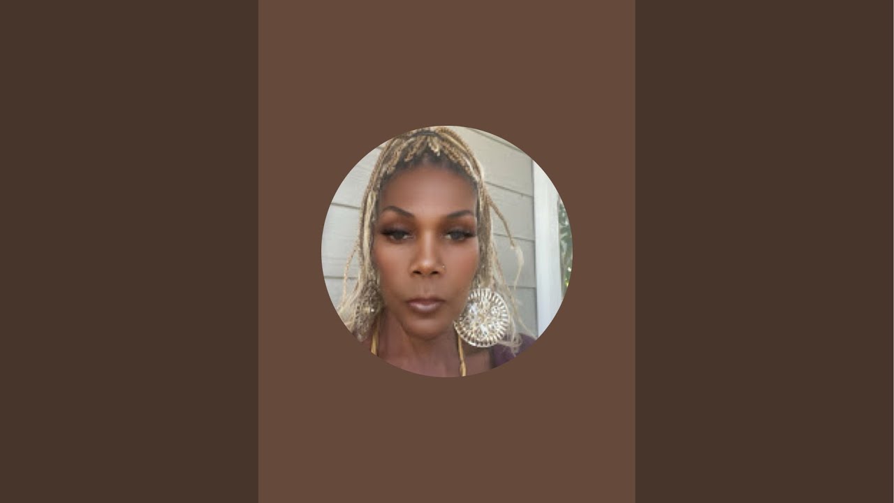 Loretta Brown is live!run way mommy Smh