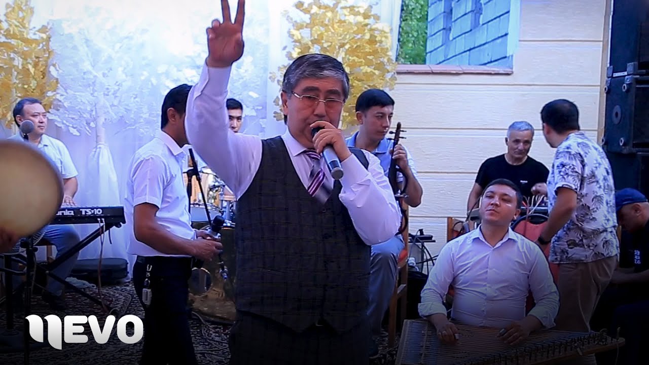 Ahror Usmonov - Uchko'prikda to'yda (jonli ijrodagi qo'shiqlar)