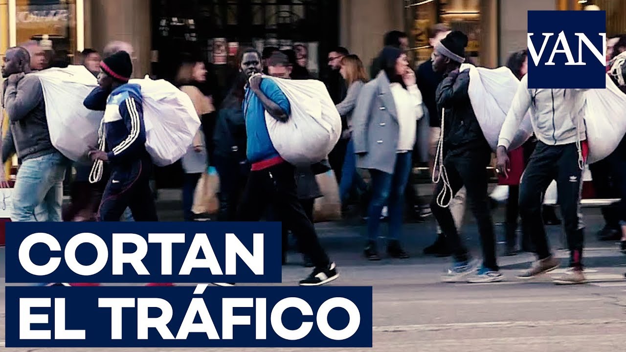 MANTEROS OCUPAN las vías públicas del centro de Madrid