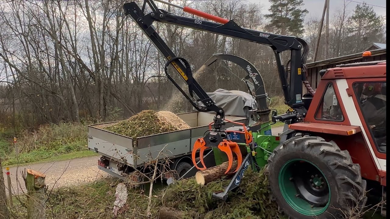 Risujen haketusta Heizohack HM 6-300 hakkurilla. Hakkuria pyörittää Fiat 680DT