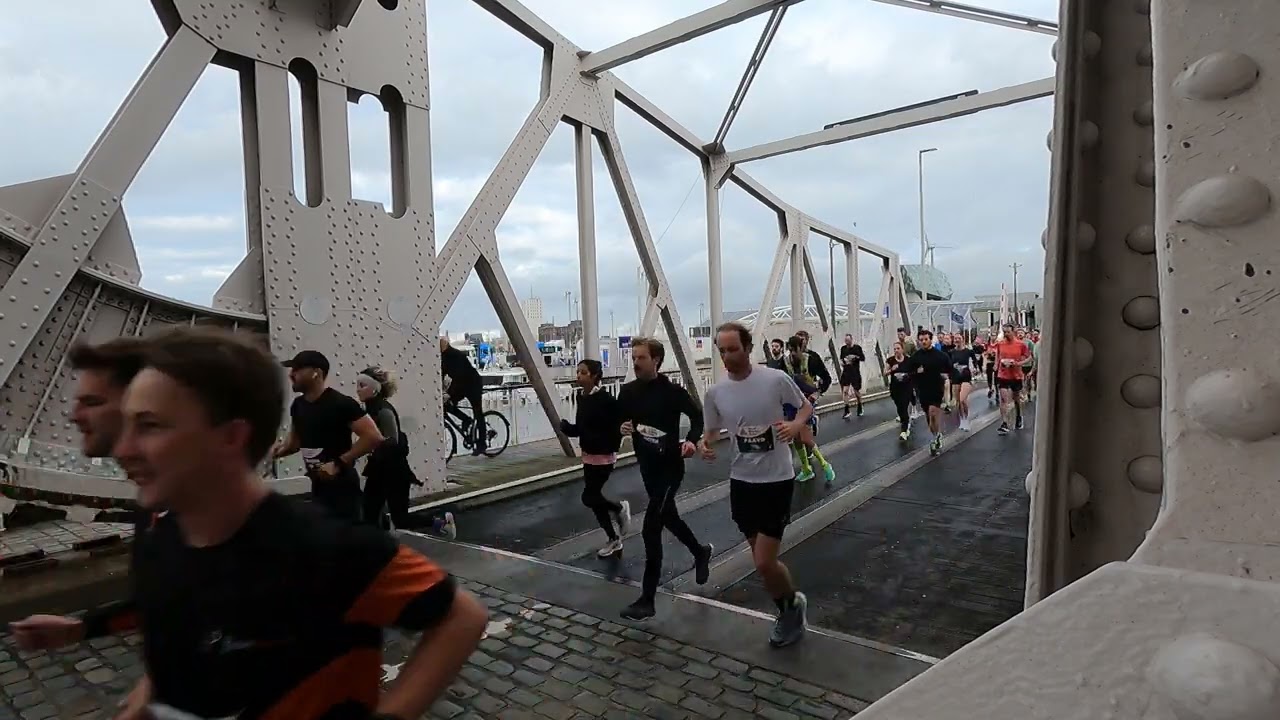 2023 Antwerp Half Marathon (21K tris) 🏃‍♂️@Mexicobrug #2023 #antwerp #halfmarathon #marathon #fun