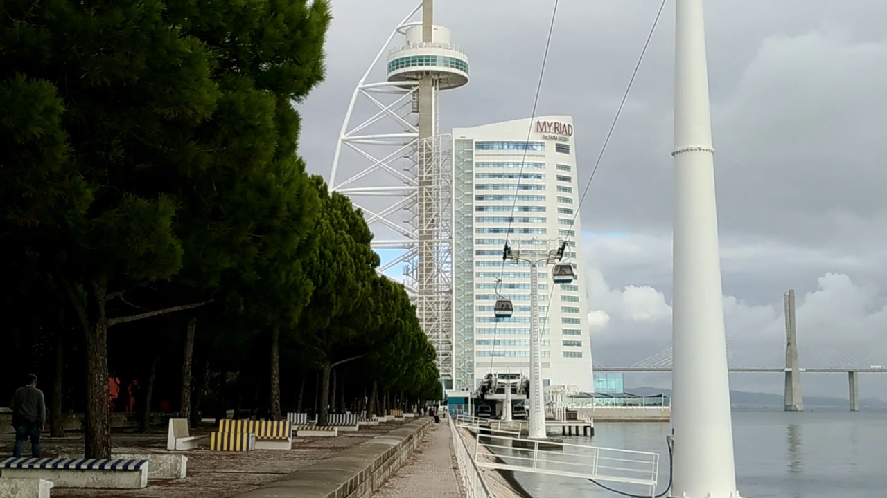 A caminho da Torre Vasco da Gama - Lisboa