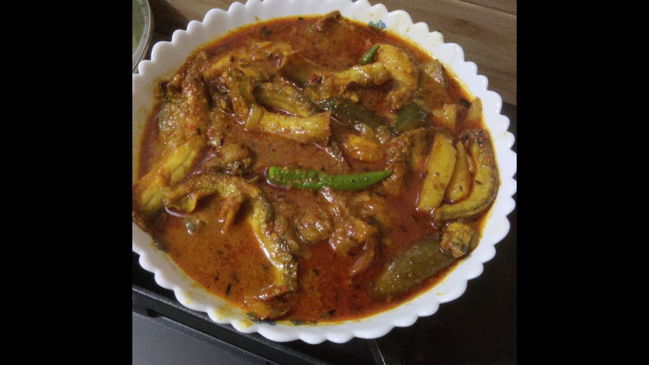 বাইম মাছের ঝোল আলু বেগুন দিয়ে