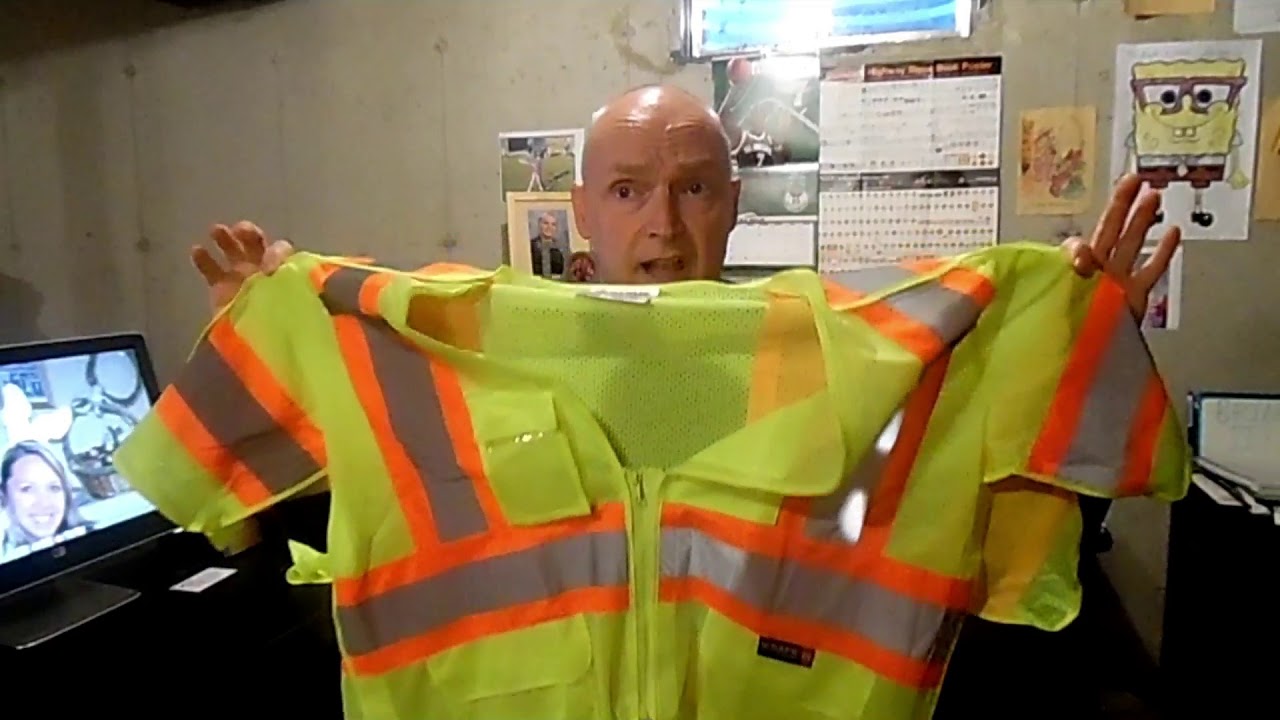 The difference between class 2 and 3 safety vests