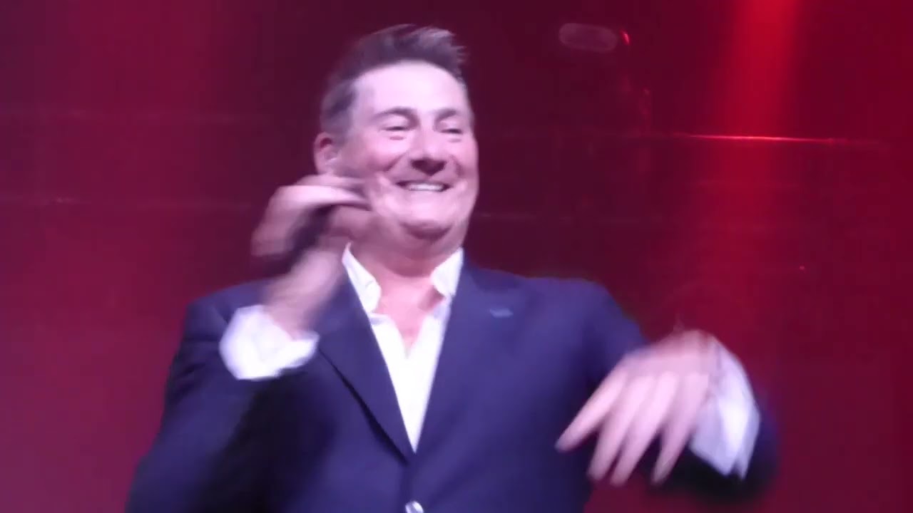 TONY HADLEY 'Mad About You' Live Las Ventas, Madrid 03.11.2023