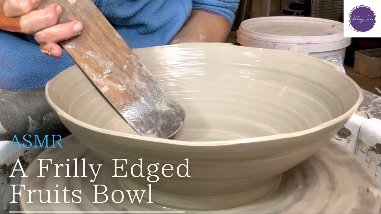 [ASMR]Throwing a Frilly Edged Large Fruits Bowl on a pottery wheel.