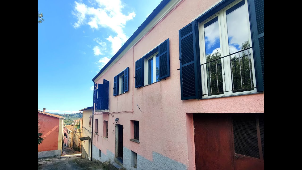 VILLA VIANI - PORZIONE CASA DI PAESE CON GIARDINO E POSTI AUTO