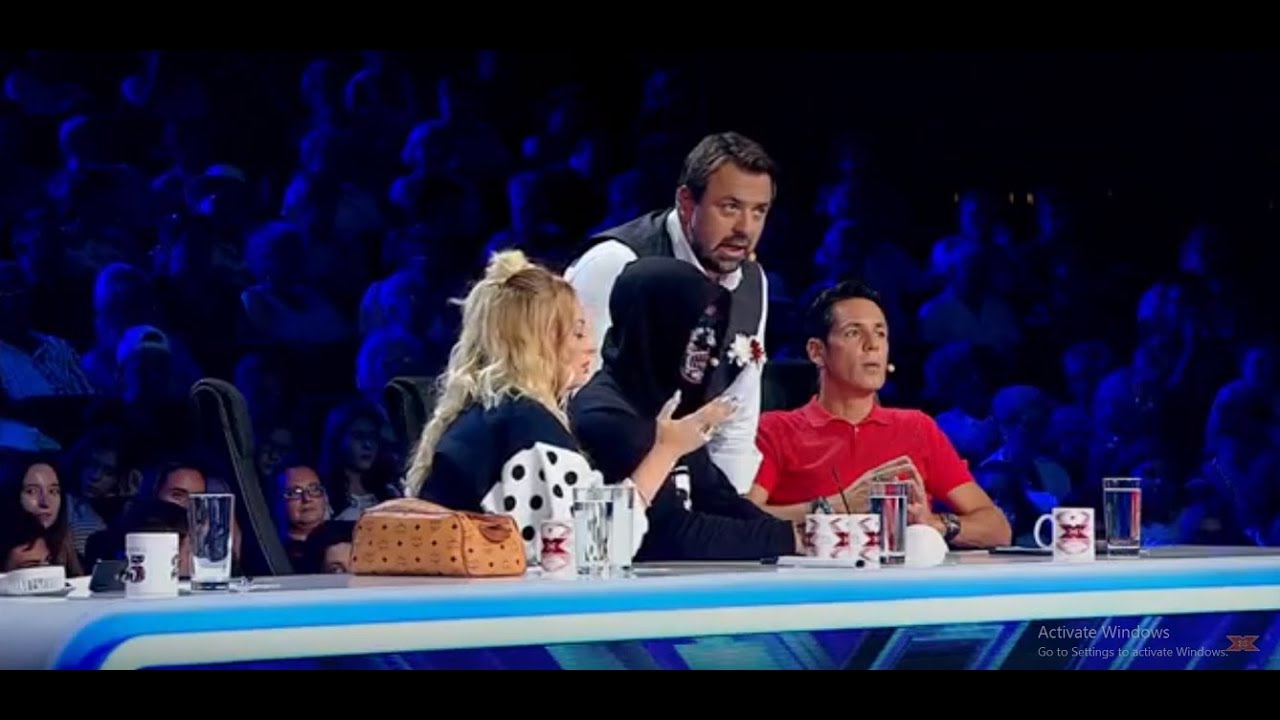 Juriul cântă piesa lui Mihai Marin, 